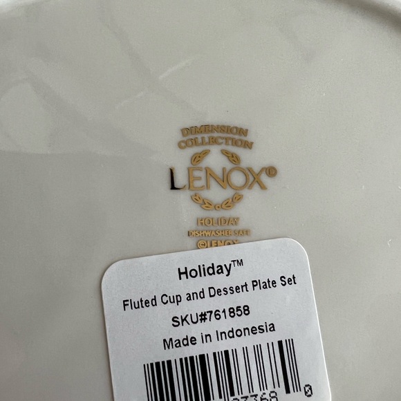 Lenox Holiday Fluted Cup and Dessert Plate Set - Picture 4 of 14